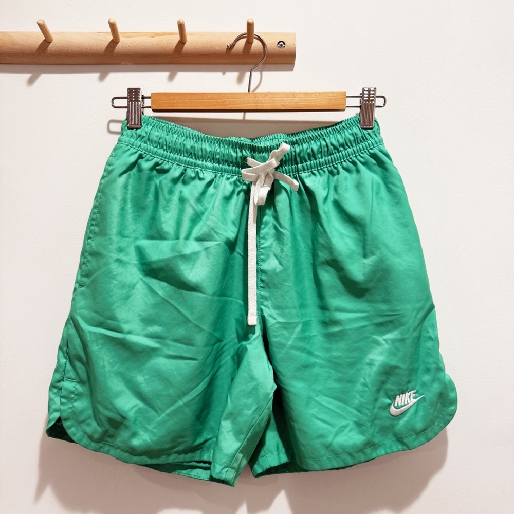 Nike 7” shorts in Kelly Green